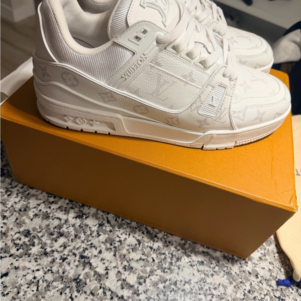Louis Vuitton Monogram White Sneakers - Picture 5 of 6